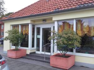 lngfld_cafe_main_entrance.jpg lngfld_cafe_main_entrance.jpg