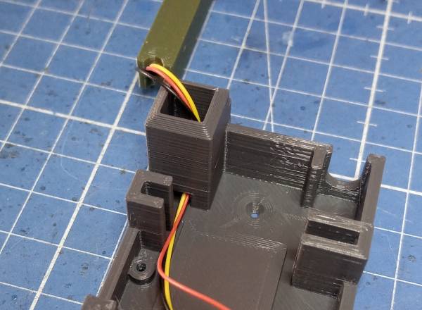 semaphore-poleledwires-foot.jpg semaphore-poleledwires-foot.jpg